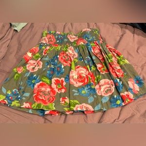 Worn 3 times. Basically brand new girls Mini Biden skirt.